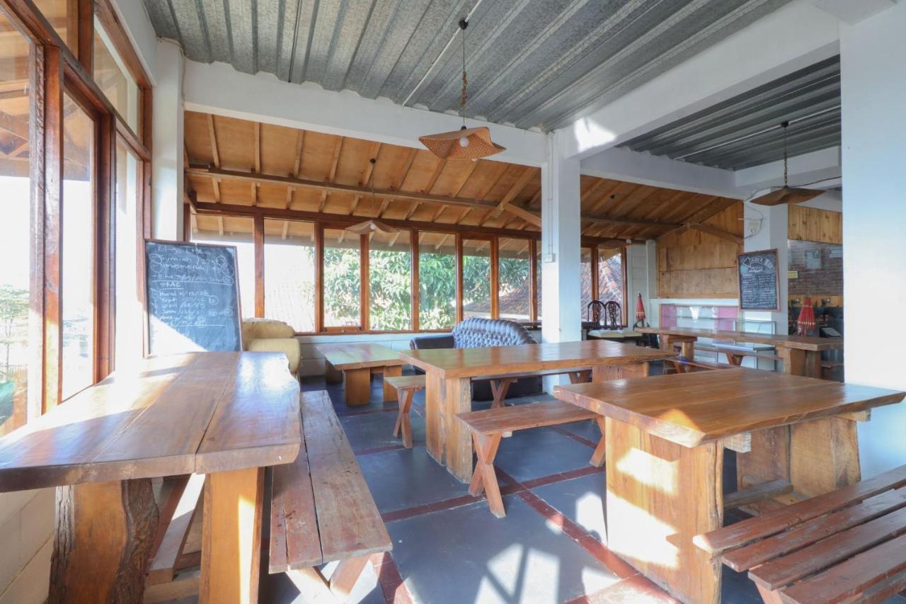 Lembur Incu Syariah Villa & Resto Lembang Exteriör bild