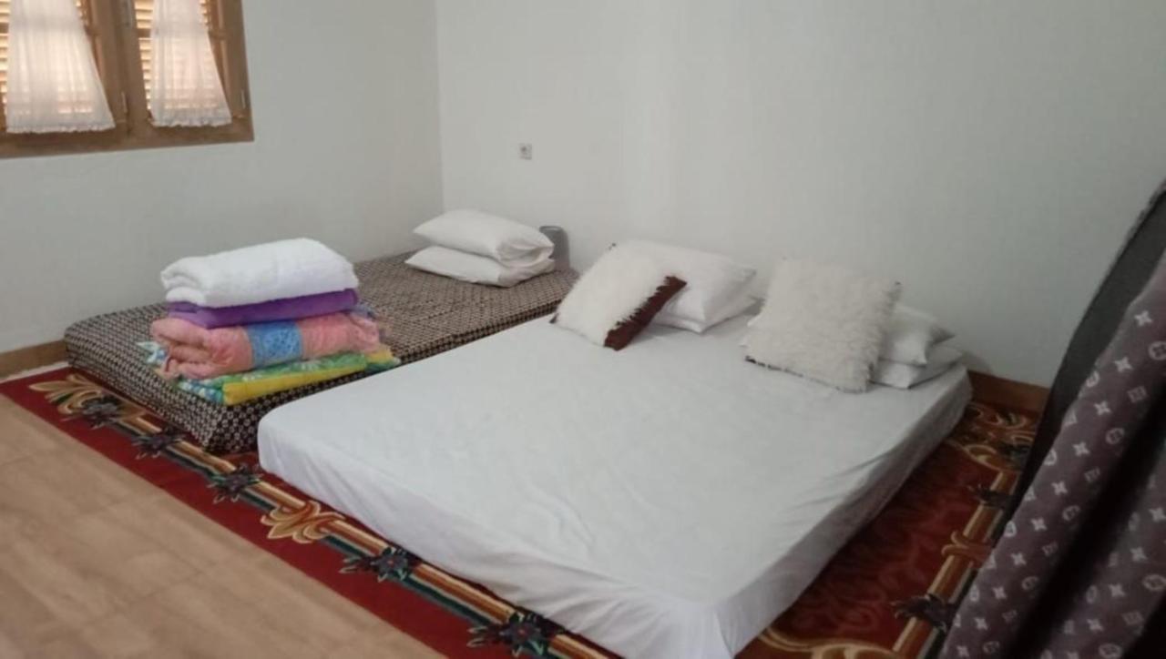 Lembur Incu Syariah Villa & Resto Lembang Exteriör bild