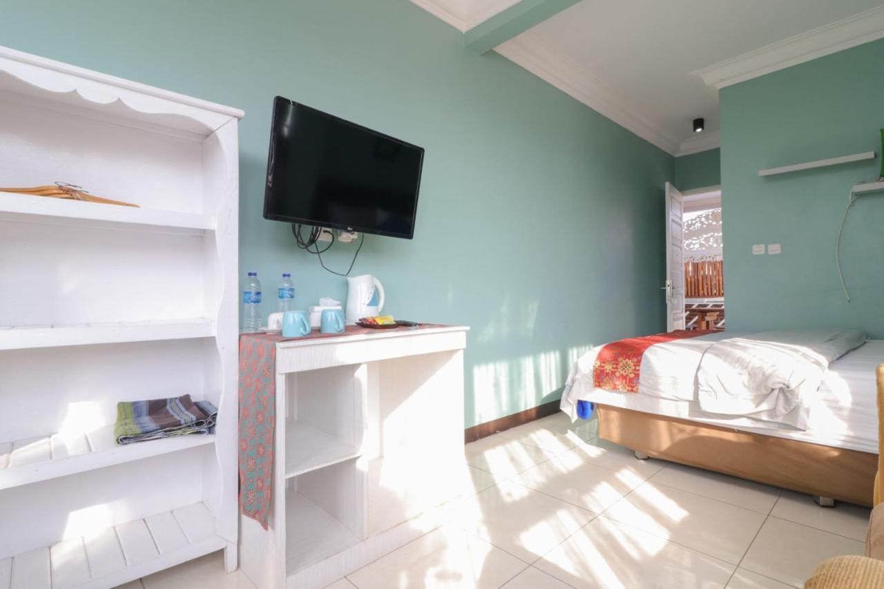 Lembur Incu Syariah Villa & Resto Lembang Exteriör bild