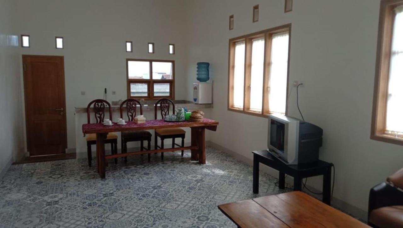 Lembur Incu Syariah Villa & Resto Lembang Exteriör bild