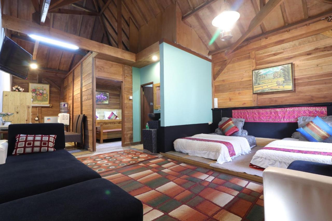 Lembur Incu Syariah Villa & Resto Lembang Exteriör bild